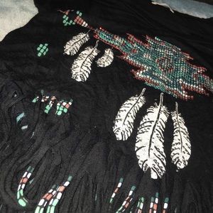 Medium shirt with Native American Design ❤️